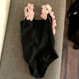 Girls 4-5t swimsuit never worn